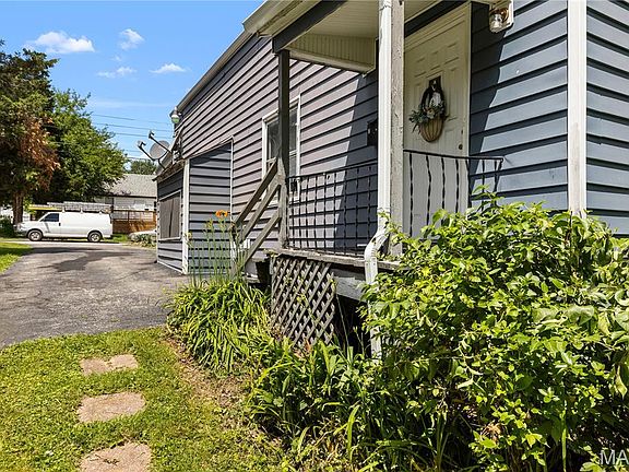5th image of 3210 Royalton Ave