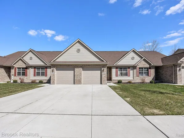 205 Jonathon Dr, Almont, MI 48003