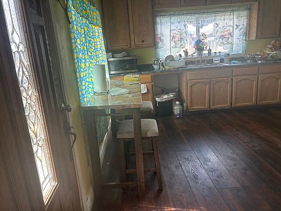 5th image of 7831 Foy Ave