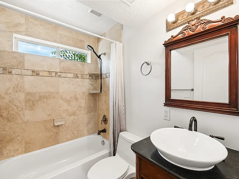 609 E Wilmington Ave — Photo 17