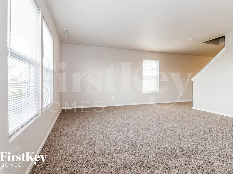 8624 Hosta Way — Photo 5