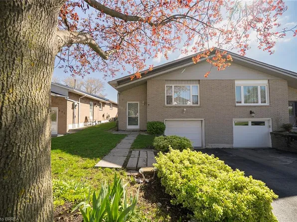 681 Upper Horning Rd, Hamilton, ON L9C 7R3