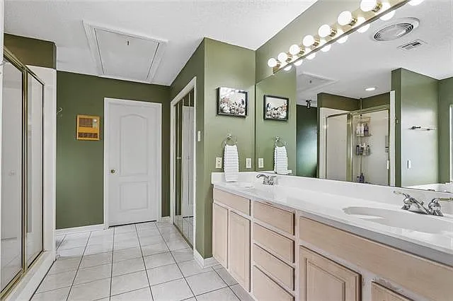 1005 Saint Julien Dr — Photo 10