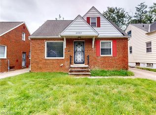 5353 Thomas St, Maple Heights, OH 44137