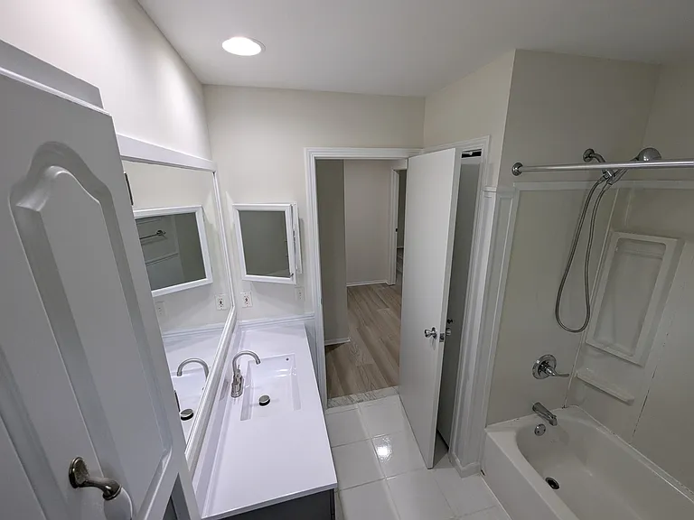 549 S Elm St — Photo 14