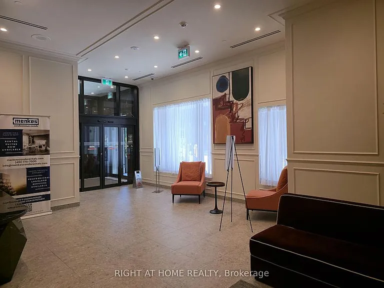 180 Front St E #4209 — Photo 11