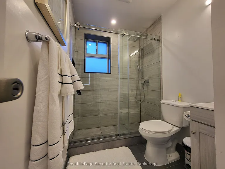 328 Lakeshore Rd E #2 — Photo 7