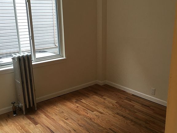 4th image of 647 Belmont Ave