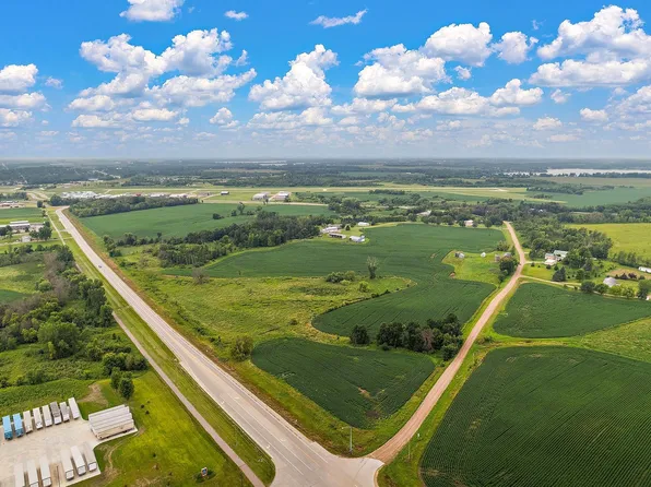 2240 Becker Trl, Faribault, MN 55021
