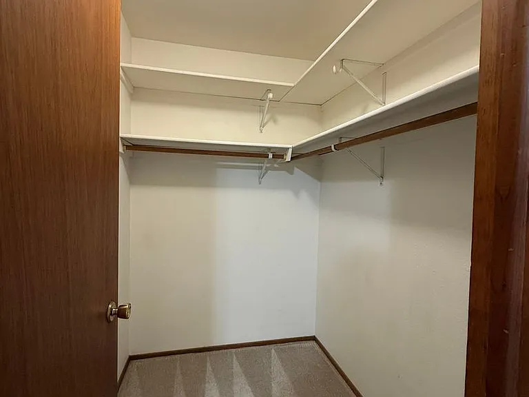 1720 W Olive St — Photo 2