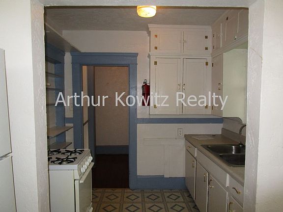 4th image of 410 Ora St