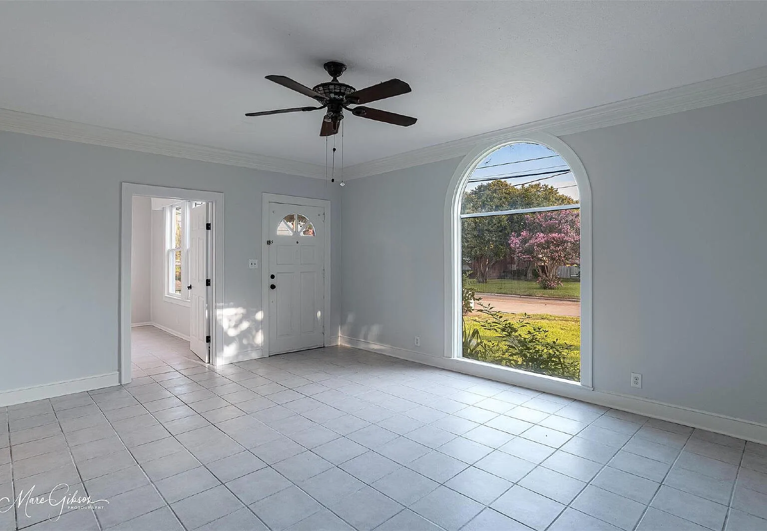 3 bed, 1.5 bath, 1600 sqft, $1,400 — Photo 4