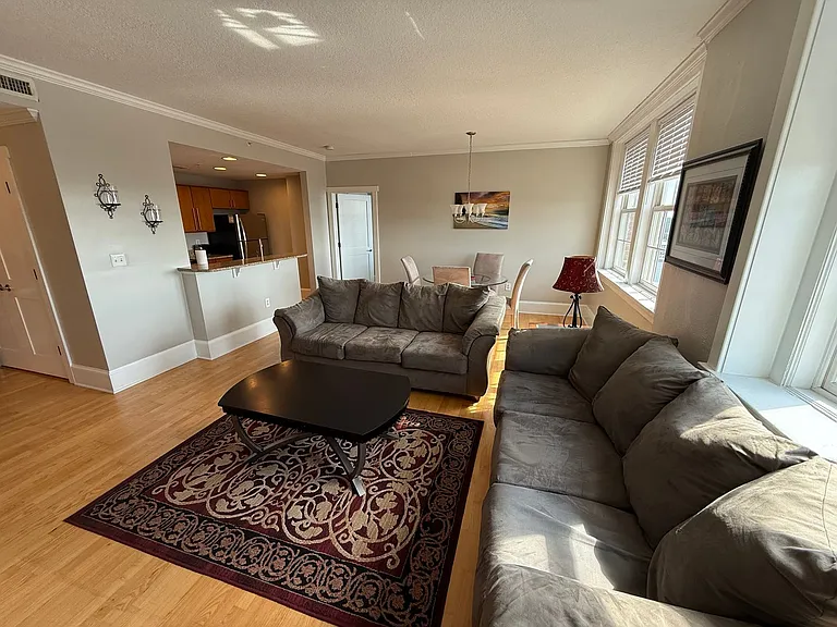 Calhoun Lofts & Thunderbird Flats — Photo 34
