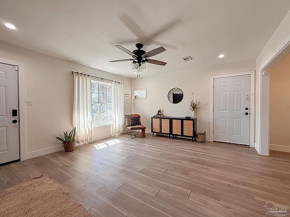 5th image of 1322 Dexter Ave