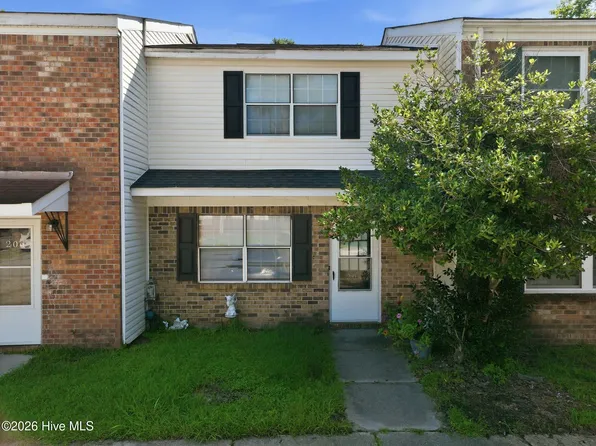 204 Myrtlewood Circle, Jacksonville, NC 28546