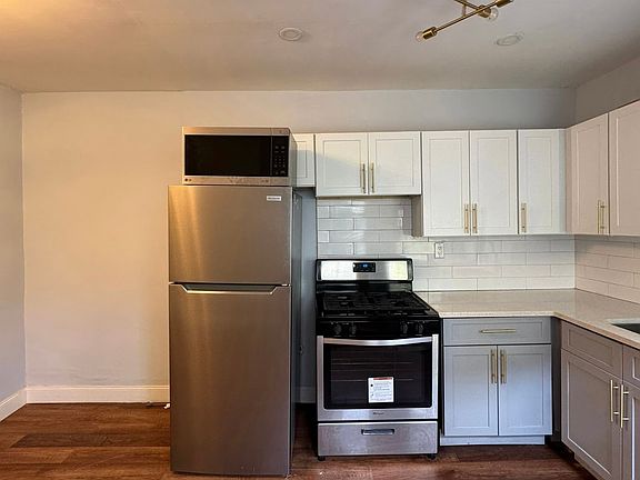 2nd image of 175 Hopkins Ave #3