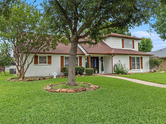 3rd image of 901 Serenade Ln