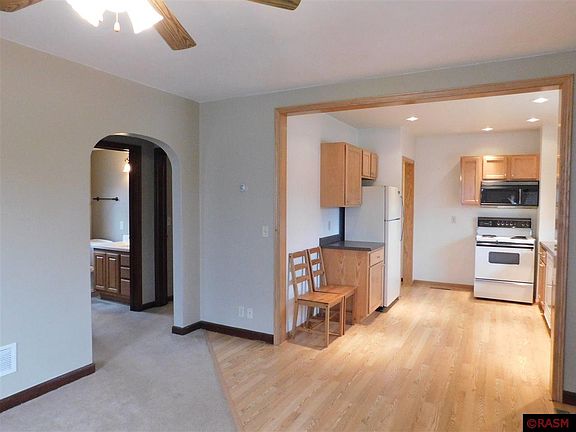 4th image of 412 N Washington Ave