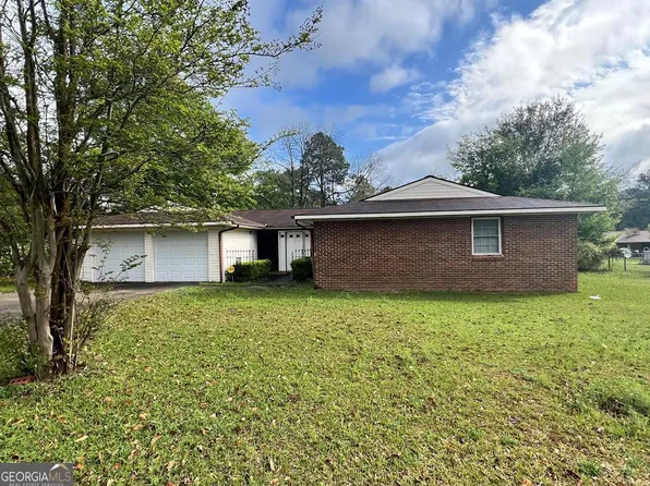 1402 Acton Dr, Vidalia, GA 30474