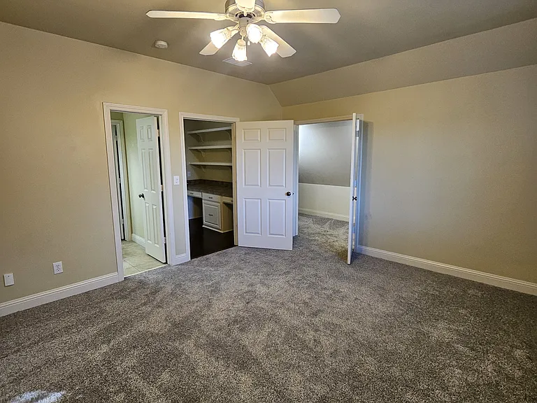 2505 Cambridge Dr — Photo 15