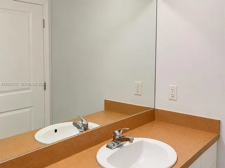 1250 S Miami Ave #2213 — Photo 13