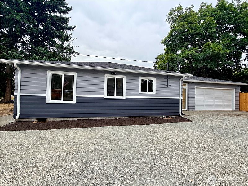 3rd image of 2405 NE 10th Street