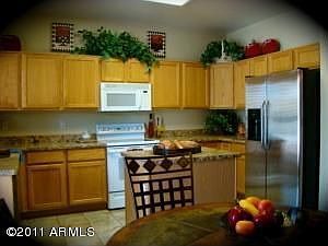 3rd image of 2404 N Adair