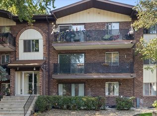 13933 James Dr APT 816, Crestwood, IL 60418