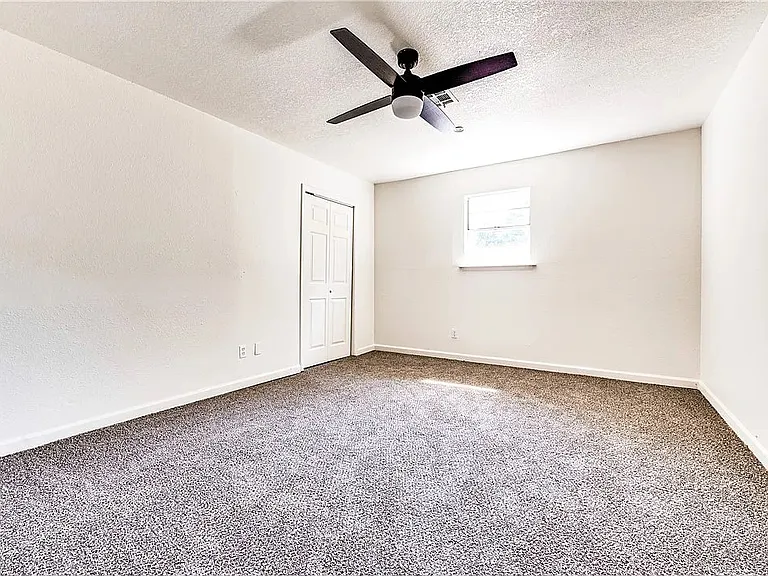 1206 N Markwell Ave — Photo 8