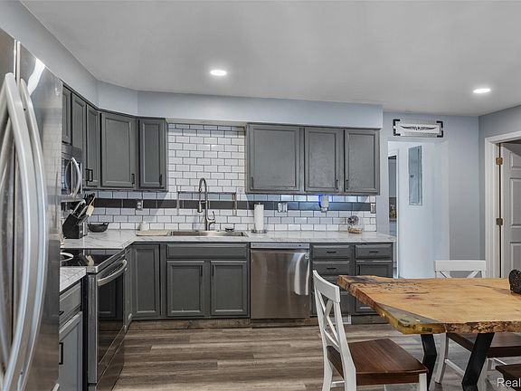 5th image of 8150 Davison Rd