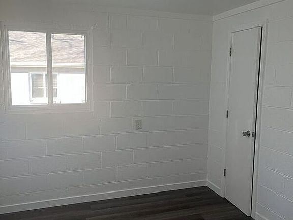 5th image of 114 N Old Church St