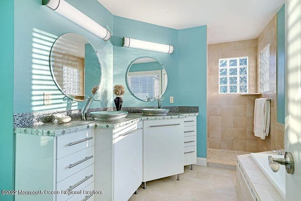 4 bed, 2152 sqft, $4,000 — Photo 4
