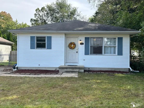 7330 Douglas Rd, Lambertville, MI 48144