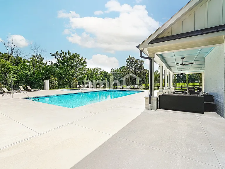 222 S Malayna Dr — Photo 32