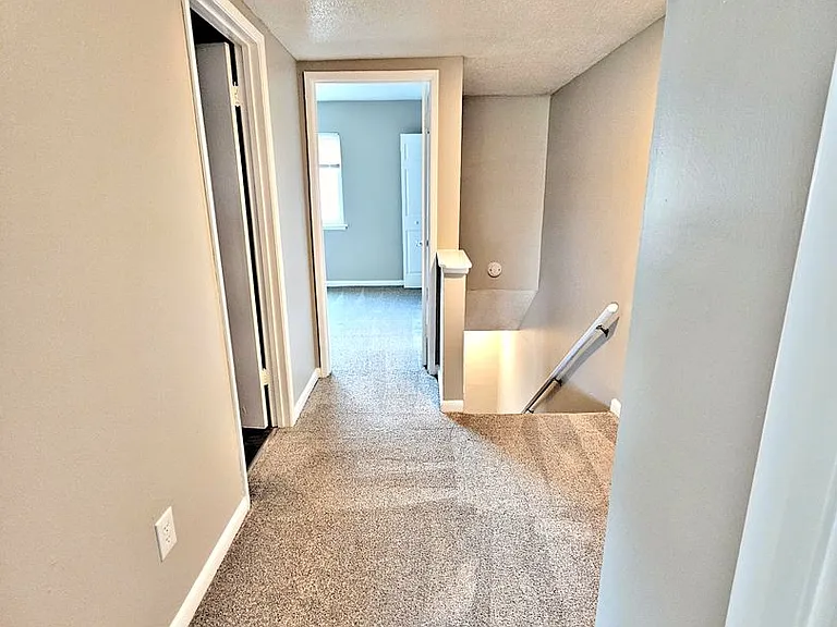 Avalon Cove Townhomes — Photo 32