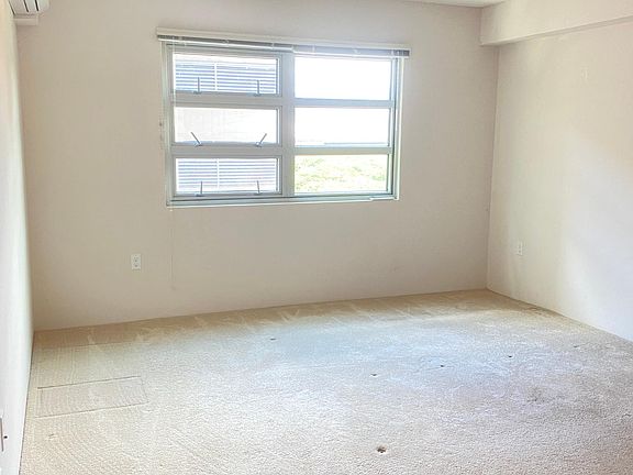 4th image of 801 South St #Pkg-923