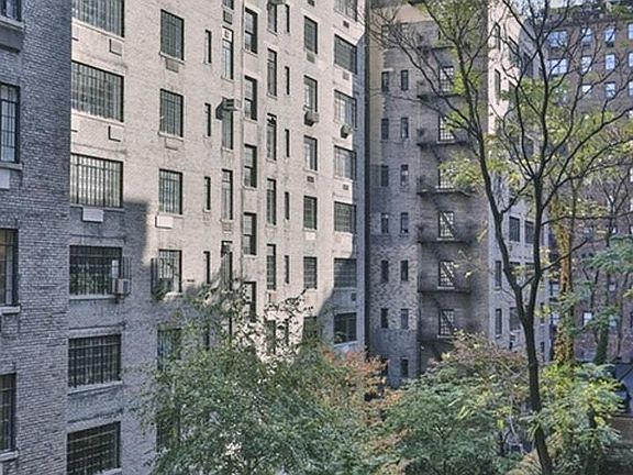 5th image of 55 E 9th St APT 5M