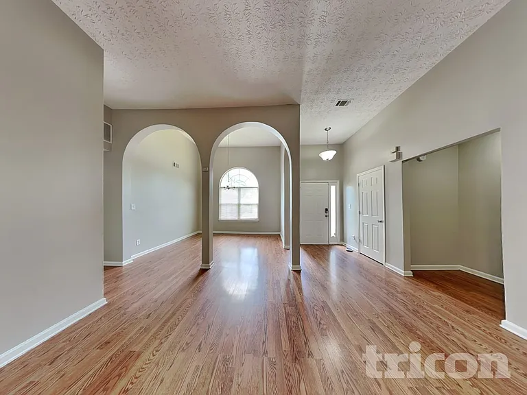 931 Tilford Point Pl — Photo 3