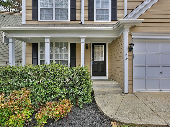 3rd image of 583 Lullingstone Dr SE
