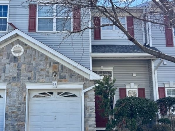 39 Rozalyn Ln