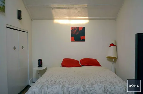 Rented by Bond New York | media 36