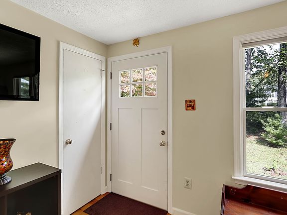 2nd image of 7517 Pilcher St