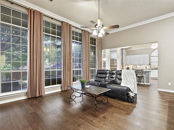 4th image of 2801 Saint Andrews Dr