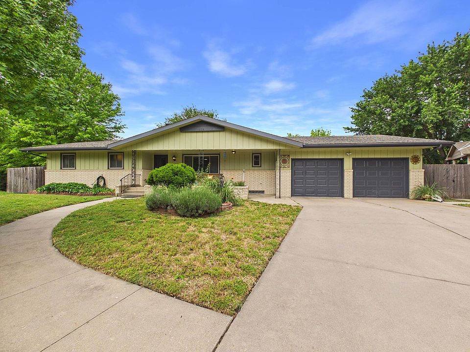 1st image of 409 Sherman Dr