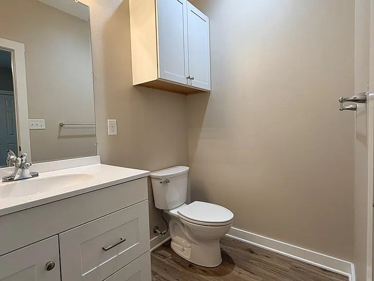 810 W Avenue A — Photo 10