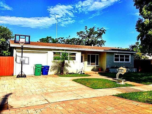 1st image of 21011 NE 25th Ct