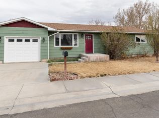 915 E Monroe St, Powell, WY 82435