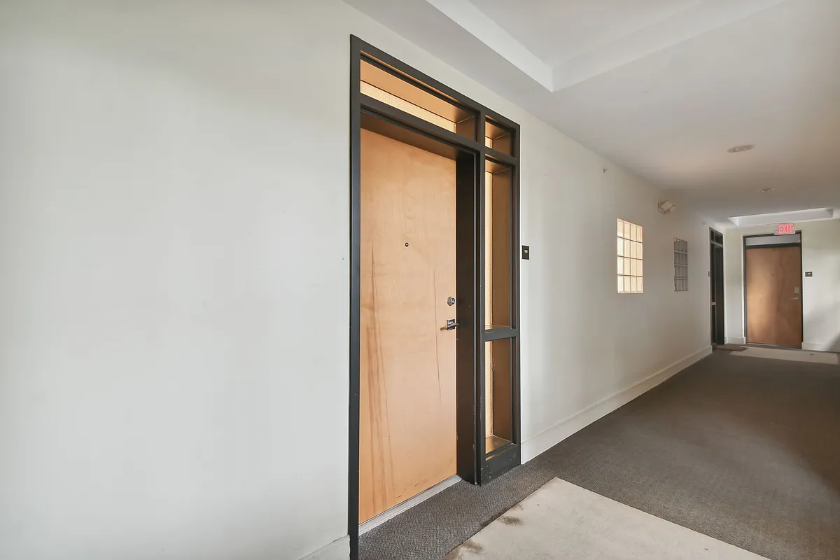Building Photo - 1501 Doyle Carlton Dr #109