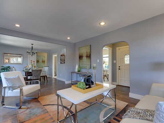 3rd image of 272 W Broadmoor Blvd