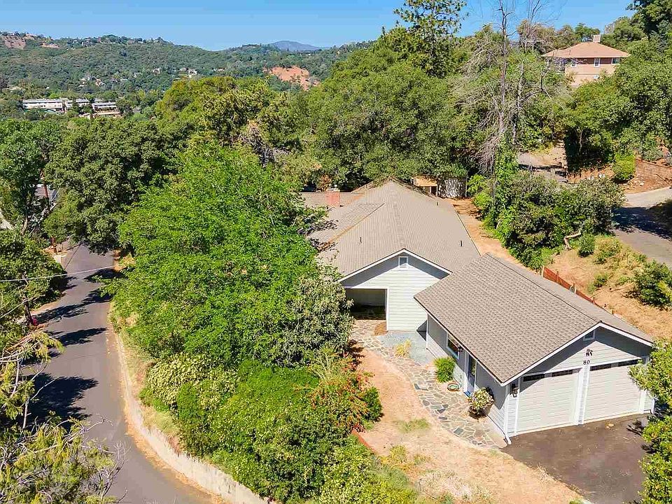 1st image of 80 Park Ln